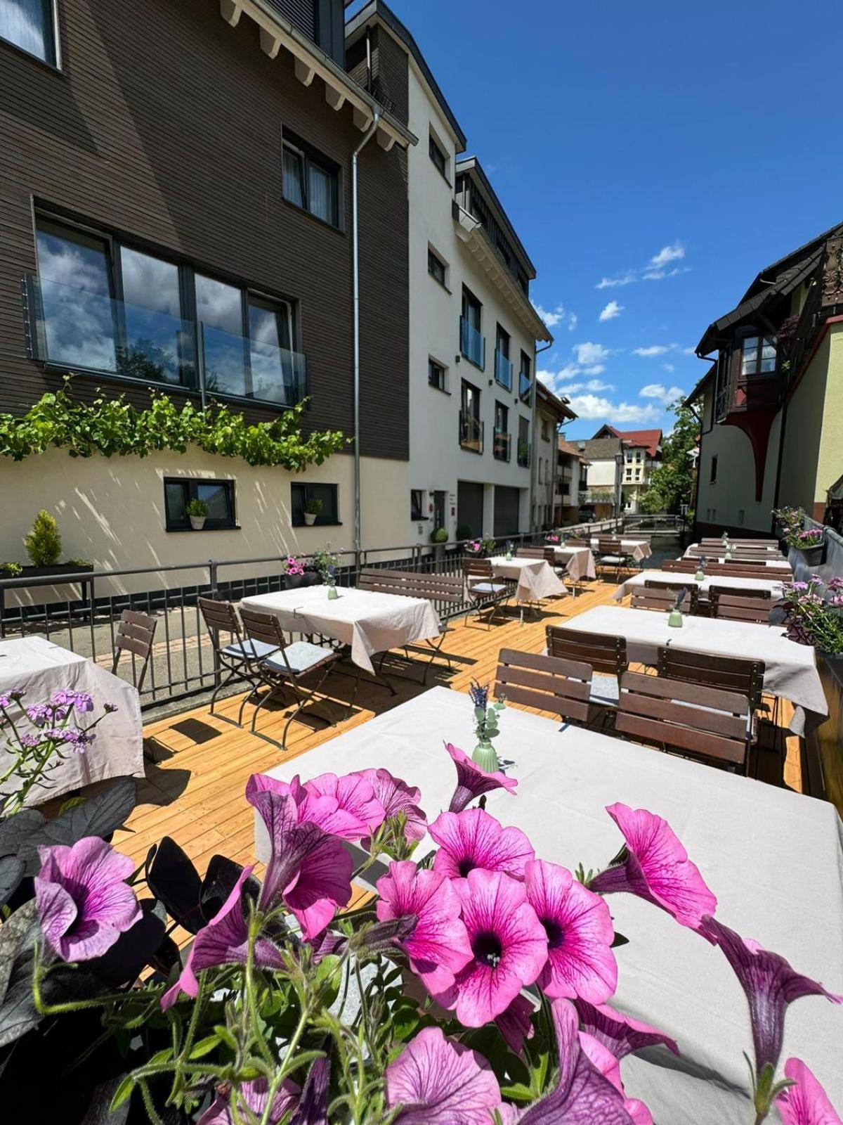 Hotel Restaurant Kochschule Roessle Elzach Exterior foto